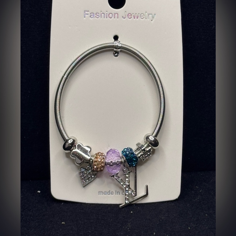 Fashion Jewelry Silver Tone Sparkling Heart Charm Stretch Bracelet Peach Blue